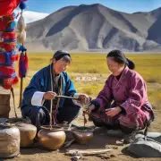 如果你想体验一下传统的蒙古族生活方式你可以去哪些地方看看民俗手工艺制品的工作坊或是参与相关的活动？