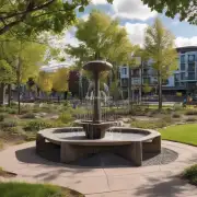 这里是否有任何社区公园内设有小型喷泉或是儿童嬉戏区域来满足孩子的好奇心与探索欲？