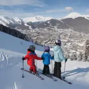 哪种类型的滑雪度假村更适合家庭出游或者情侣出行？