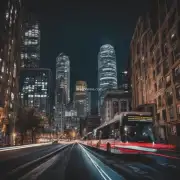 是否有任何特殊地点能够提供独特而迷人的城市夜景图片材料供我们使用？
