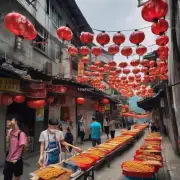 哪些地区或街道是重庆最有名的小吃聚集地呢？这些地区的小吃种类繁多且风味独特吗？