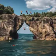 你认为为什么有些人会选择去尝试悬崖跳水而不是其他更安全的方式来享受刺激和乐趣吗？