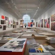 对于想要了解当代艺术的人来说是否知道有特定地点展示着现代艺术品的作品室或是画廊？