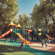 哪些公园或游乐场有蹦床和或其他相关设施供儿童玩耍？