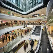 如果你想去购物的话有哪些购物中心可以在地铁里转悠？