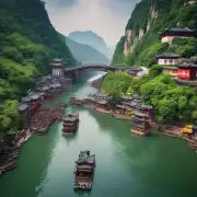 重庆市有哪些著名的山脉和河流？它们对当地经济文化和社会有何贡献或挑战？