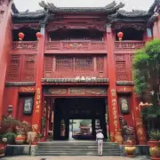 在广东岭南文化中是否有任何特色建筑物值得一游并拍照留念？