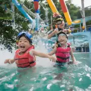 哪些地方比较适合带小孩去体验水上活动或游泳呢?