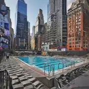 位于美国纽约市曼哈顿区的时代广场附近的有没有游泳馆?